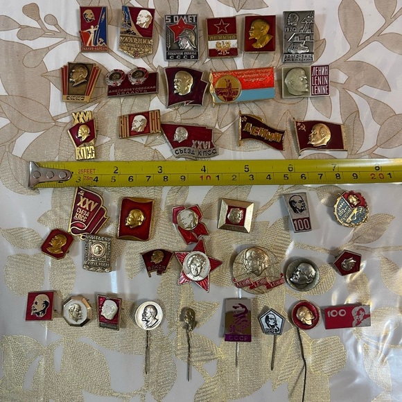 Set of 38 pins badges Lenin Komsomol Communist party  awards USSR - Picture 2 of 7